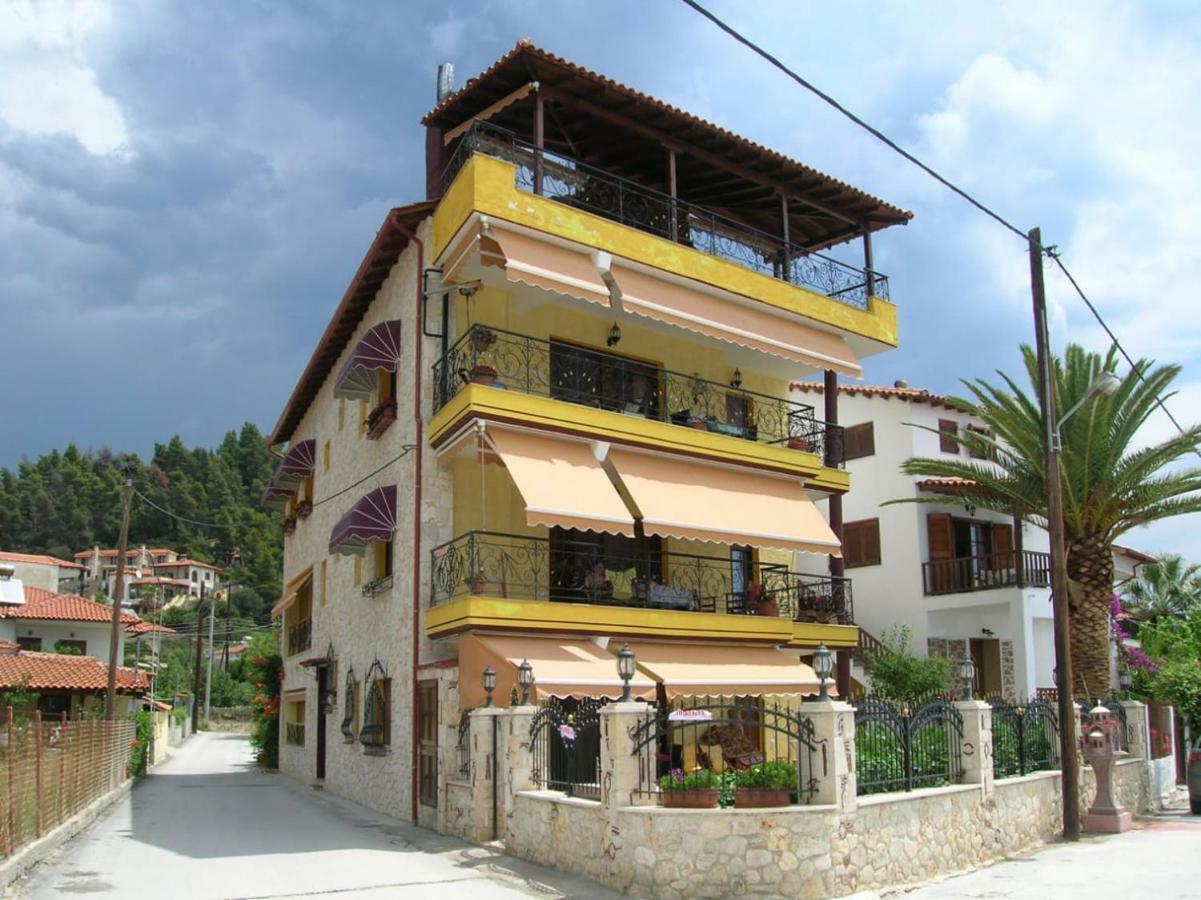 Comfortable Apartment Near The Central Beach Nea Skioni Exteriör bild