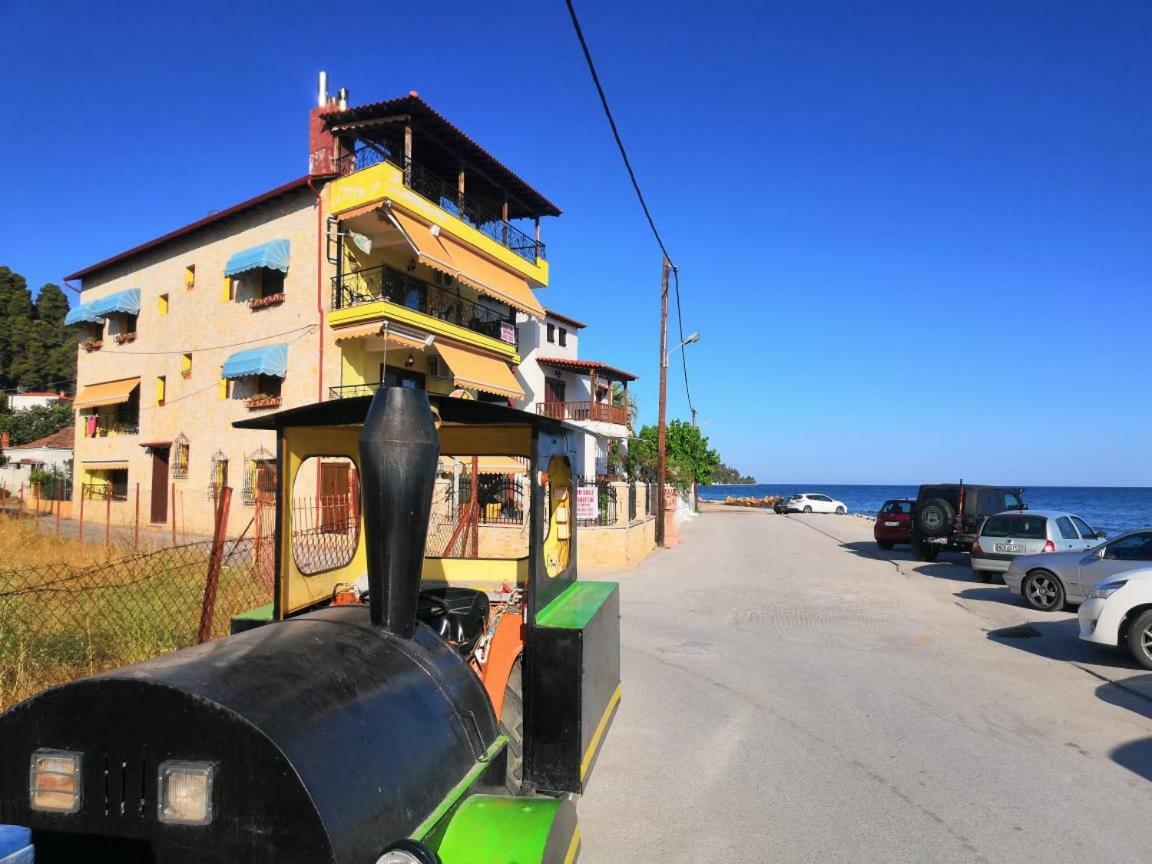 Comfortable Apartment Near The Central Beach Nea Skioni Exteriör bild