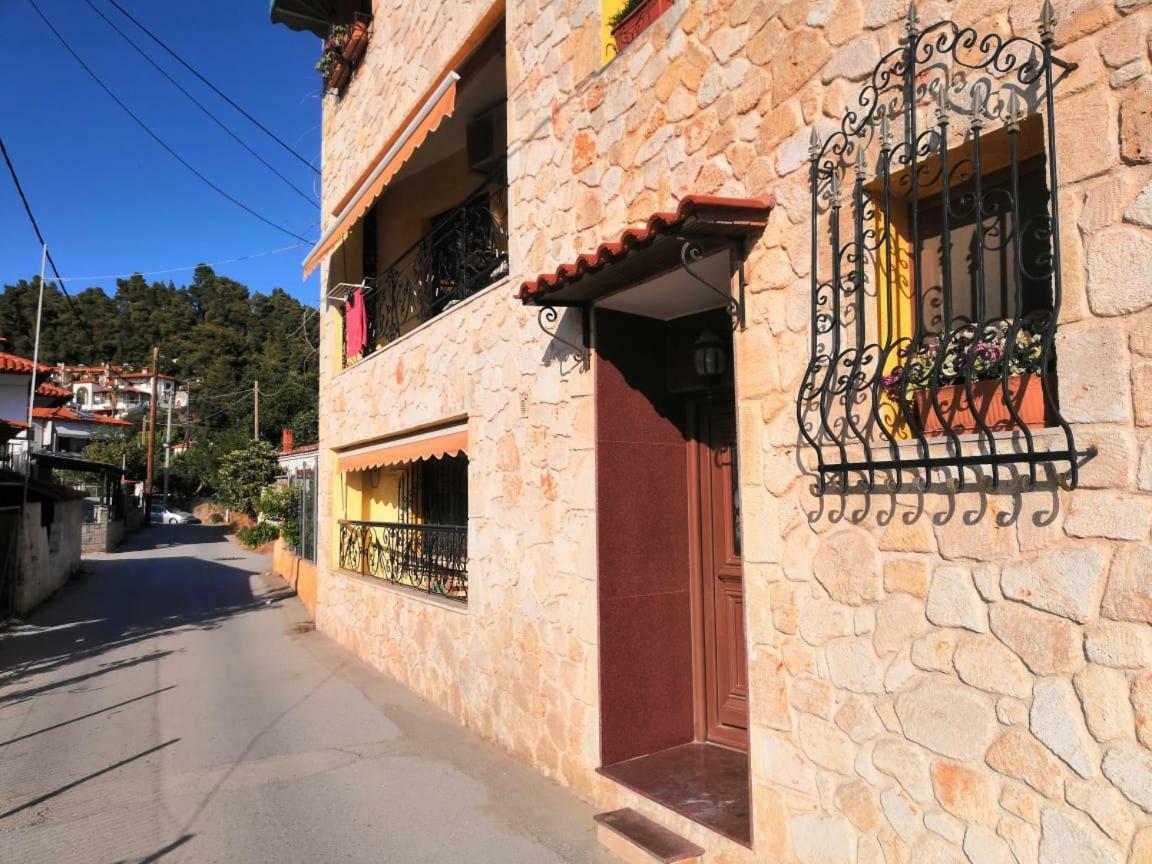 Comfortable Apartment Near The Central Beach Nea Skioni Exteriör bild