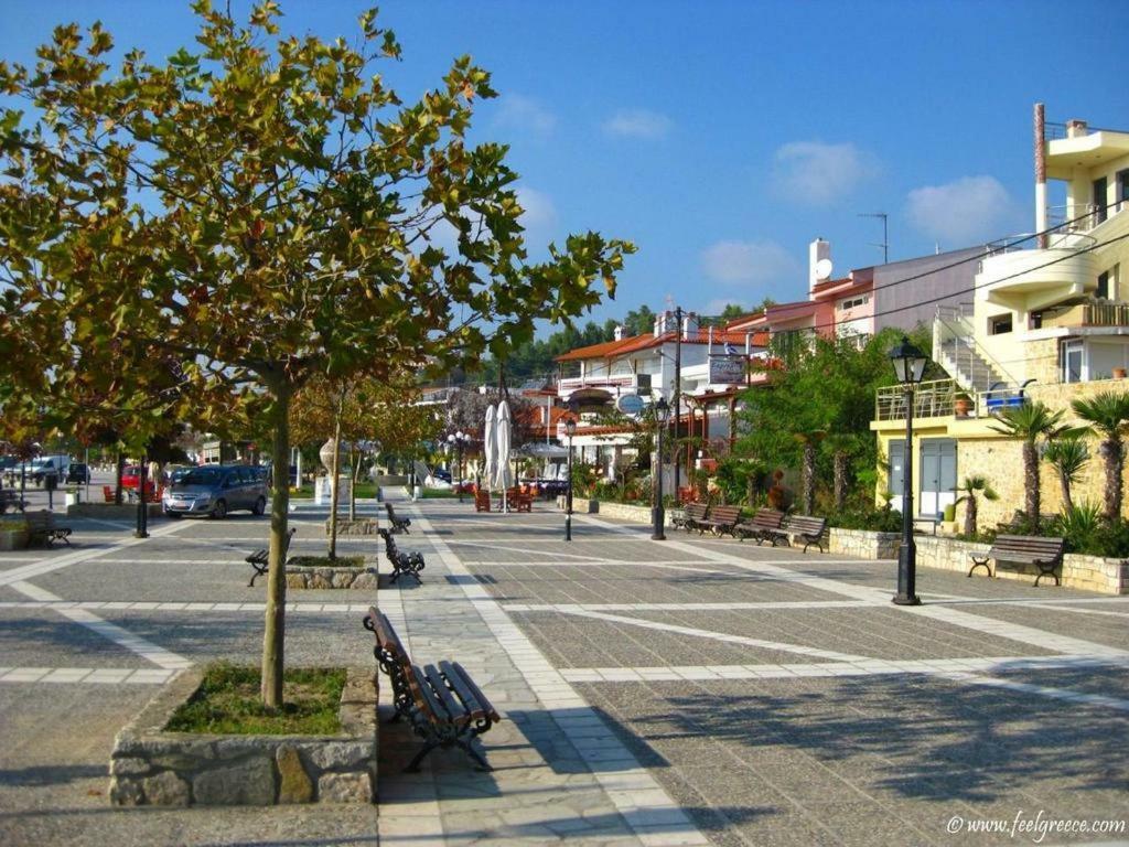 Comfortable Apartment Near The Central Beach Nea Skioni Exteriör bild