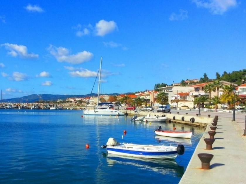 Comfortable Apartment Near The Central Beach Nea Skioni Exteriör bild